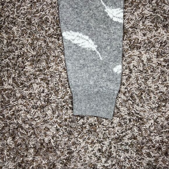 Ann Taylor Feather Print Grey Sweater Jogger - Picture 6 of 7